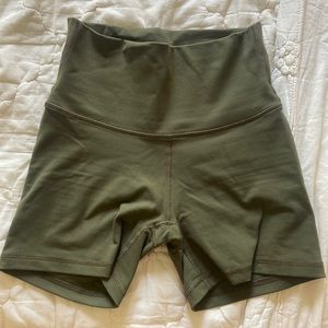 Aritzia TnAction 5” Biker Shorts
